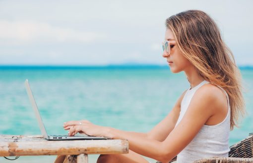 چگونه برای اقامت دورکاری اسپانیا اقدام کنیم؟